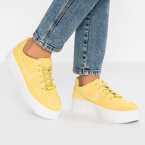 🎃 SALE! 🎃 Nike Air Force 1 Sage Low In Celery